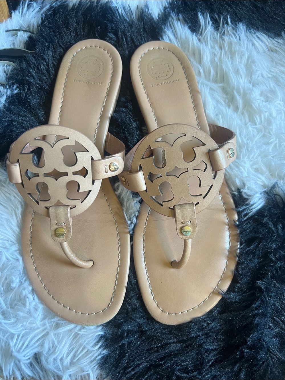 Tory Burch Tan Leather Logo Thong Sandals size 9